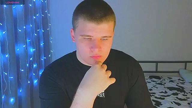 kittenmurr online show from November 23, 2:11 am