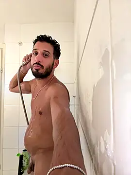 husbandandwifetobe online show from October 31, 9:40 pm