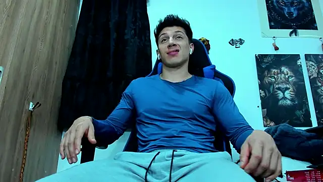 javiersexymann online show from February 23, 12:47 am