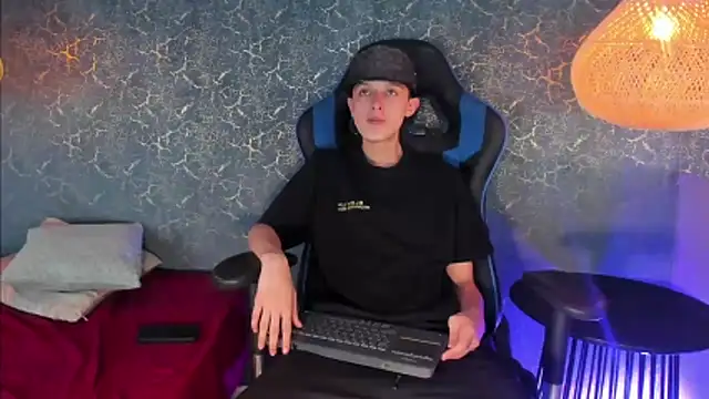 ArthurCox online show from November 21, 7:35 pm