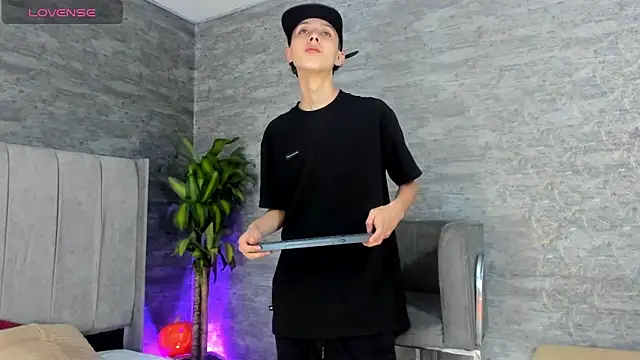 ArthurCox online show from October 25, 5:36 pm