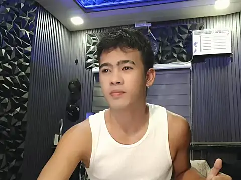 xx topless online show from May 20, 6:25 pm