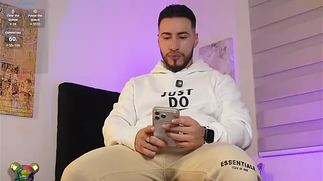 Thiago Hill online show from February 17, 12:31 am