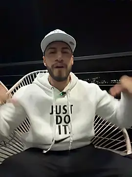 Thiago Hill online show from January 11, 5:00 am