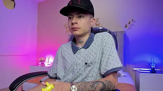 Nascary Fox online show from March 18, 1:03 pm