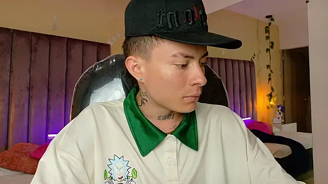 Nascary Fox online show from March 22, 2:22 pm