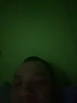letruong6879 online show from June 14, 2:35 am