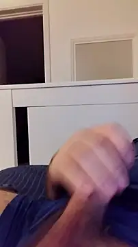 Snapshot of NewJoiner chatting on September 26, 10:18 pm NewJoiner online show from September 26, 10:18 pm