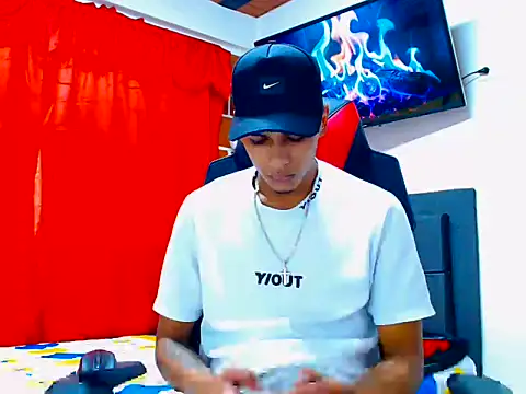 cristian tayron1 online show from July 26, 9:01 pm