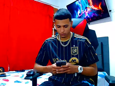 cristian tayron1 online show from July 28, 6:20 pm