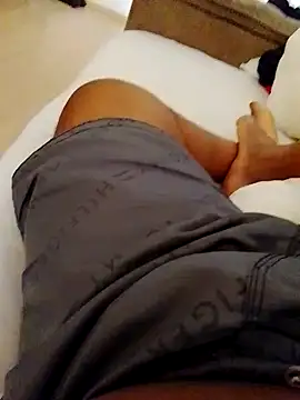 Snapshot of ellsonn chatting on September 22, 5:23 pm ellsonn online show from September 22, 5:23 pm