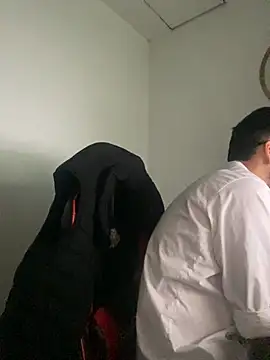 cristopher wallacee online show from November 27, 9:40 pm