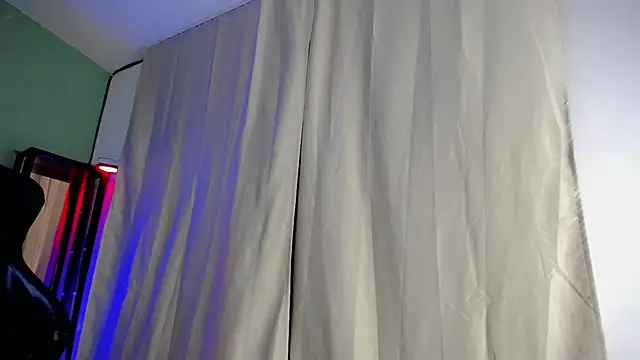 dilan hott  online show from November 15, 9:17 pm