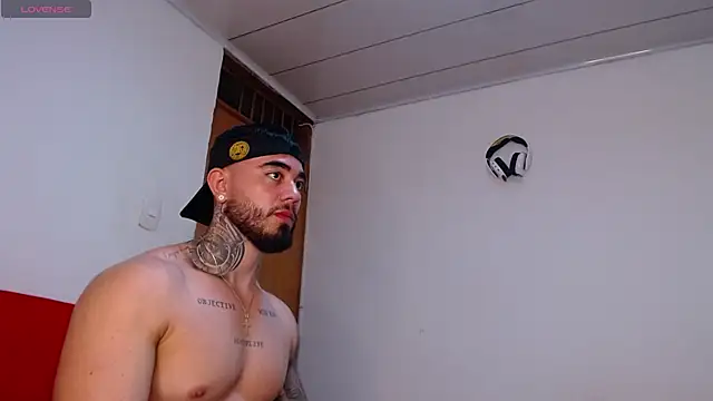 tommyblessd1 online show from November 18, 8:07 am