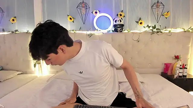 AleAurarashi online show from November 29, 12:12 am