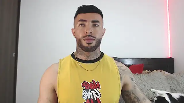 andrea de lucaa online show from March 9, 3:22 am