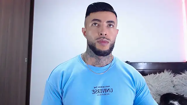 andrea de lucaa online show from December 20, 2:40 am