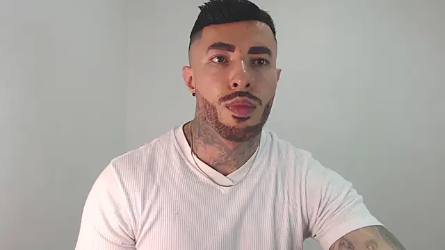 andrea de lucaa online show from May 4, 4:47 am