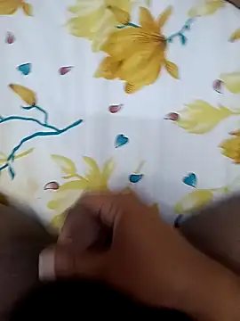 Snapshot of maddy3108 chatting on October 28, 1:35 pm maddy3108 online show from October 28, 1:35 pm