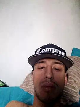 Santi2323xxX online show from April 20, 10:12 pm