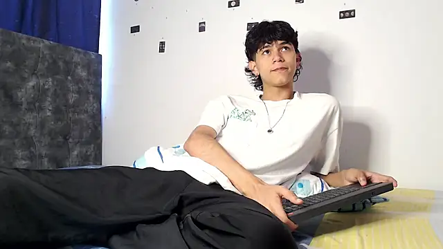 alexmark  online show from April 16, 5:02 pm