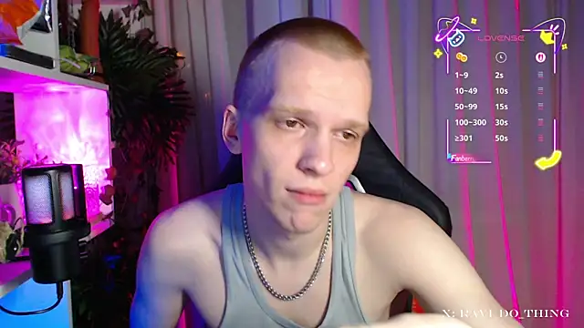 frozen boy online show from November 26, 9:40 pm