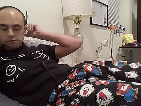 calientescitasoficial online show from December 2, 1:30 am