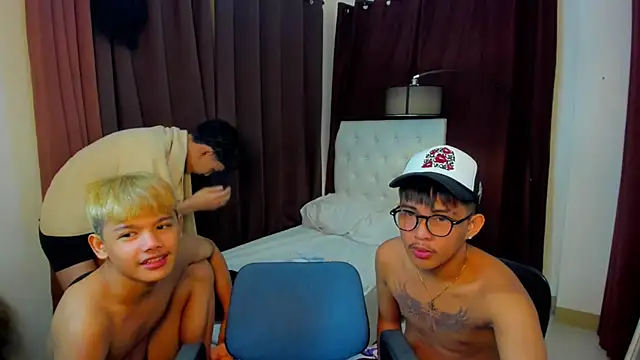 xxxhugecocktwinkxxx online show from October 20, 5:06 pm