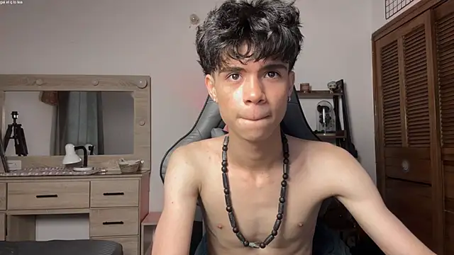 OopsAgain  online show from June 3, 8:25 pm