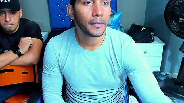 Snapshot of AngelAndChris chatting on October 17, 12:42 pm AngelAndChris online show from October 17, 12:42 pm