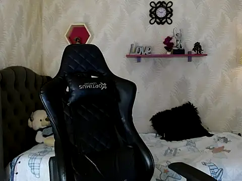 bull cam online show from November 4, 5:14 pm