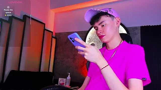 Deivid oficial20 online show from October 31, 7:50 pm