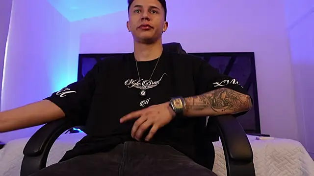 liaamsmiith  online show from November 29, 12:51 pm