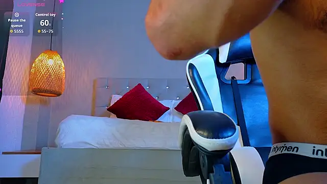 Thaiel Fosteer online show from November 10, 7:02 am