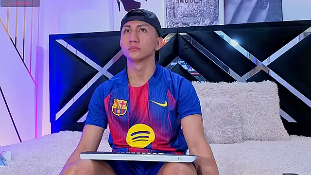 oliver mr  online show from April 11, 8:12 pm