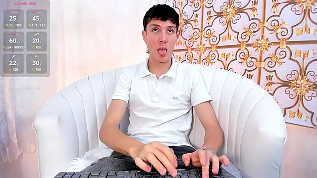 LittleDanny  online show from March 28, 3:34 pm