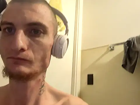 jizzyglizzy92 online show from March 16, 7:45 am