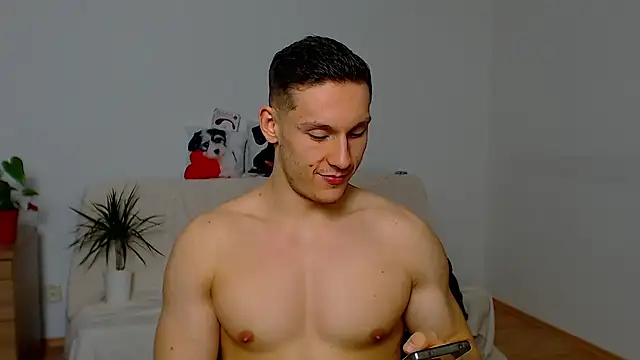 ZeinMiracles online show from November 15, 11:40 pm