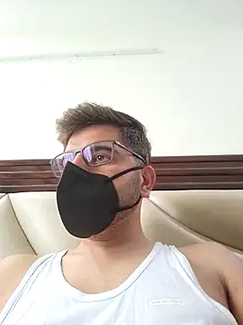 LoveGuruRA online show from September 30, 3:45 am