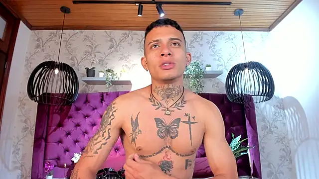 MrJustin  online show from December 4, 8:38 pm