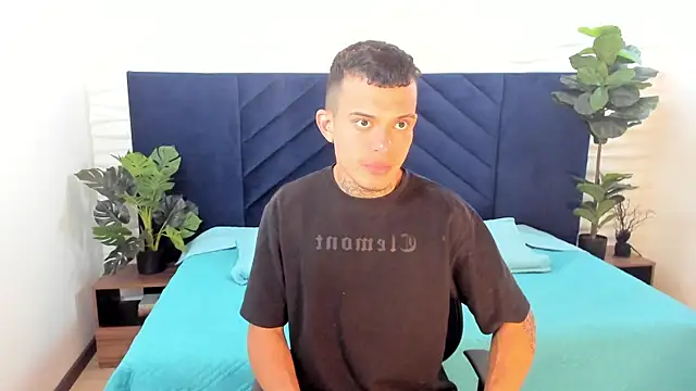 MrJustin  online show from November 10, 10:04 pm