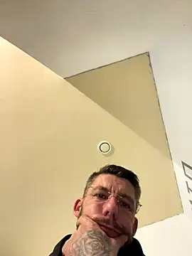 Snapshot of pimousssse chatting on November 1, 2:26 am pimousssse online show from November 1, 2:26 am