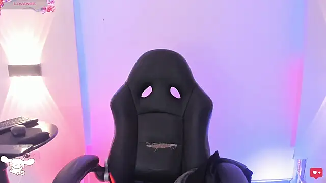 Snapshot of damienbeltmonth chatting on October 8, 7:13 am damienbeltmonth online show from October 8, 7:13 am