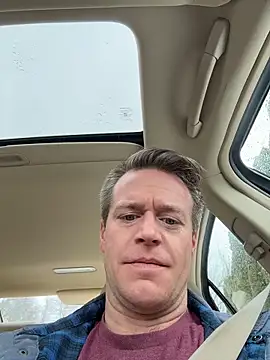 DILFiGuess11 online show from February 22, 7:37 pm