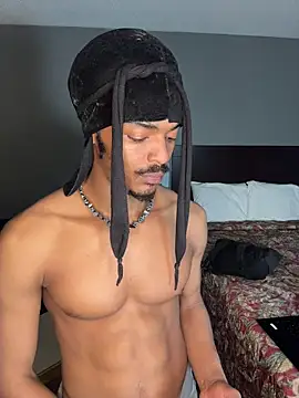 TRILLAHUNG online show from March 4, 11:01 pm