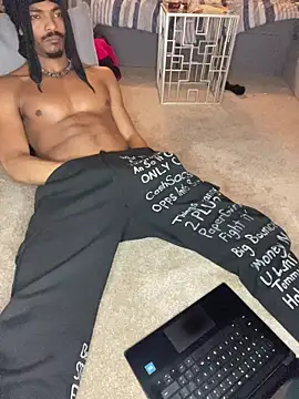 TRILLAHUNG online show from March 2, 8:27 pm