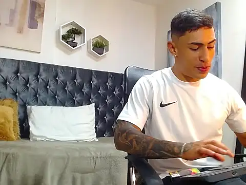 Snapshot of adrian_ray chatting on October 3, 6:35 pm adrian ray online show from October 3, 6:35 pm