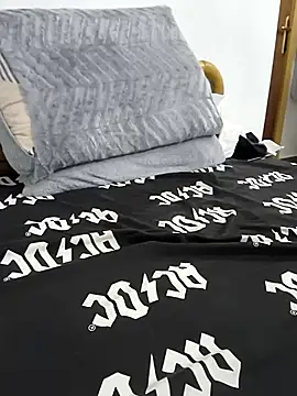 yazinyazin1 online show from November 29, 11:23 am