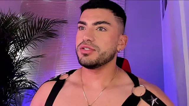 Alexander Diiaz online show from September 10, 1:54 pm