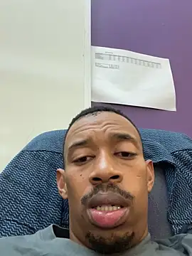 fitsexyman online show from November 26, 7:33 am